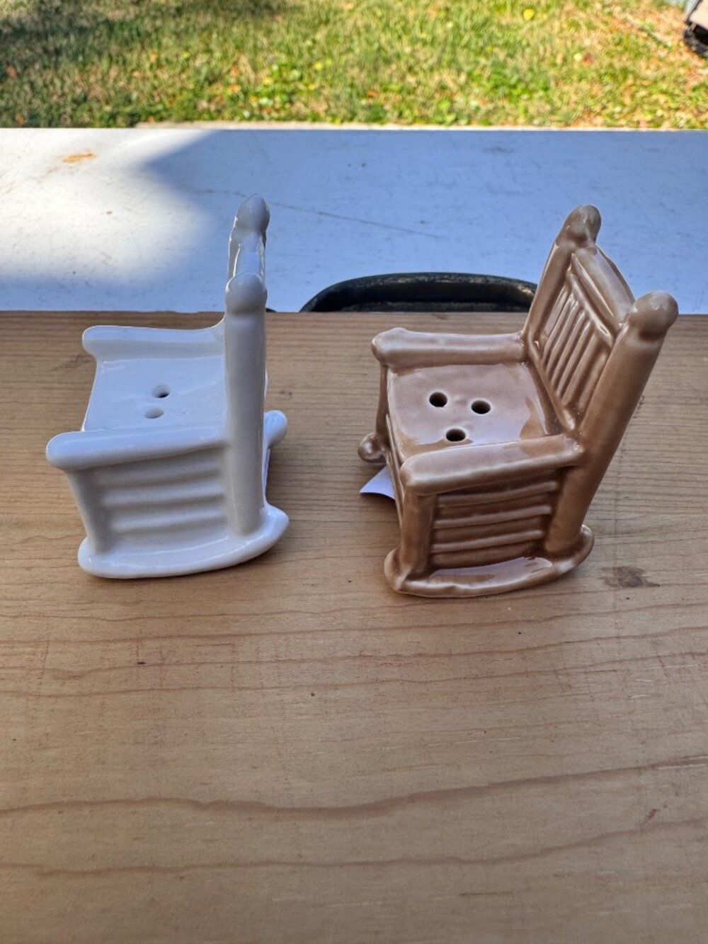 Cracker Barrel Rocking Chair Salt Pepper Shakers Set White Brown Country Porch - Picture 3 of 6